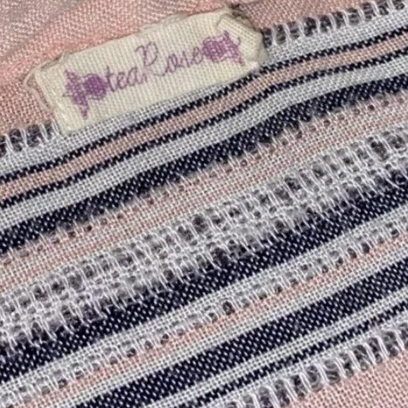 Tea Rose Boutique Pink Embroidered Tunic Top Size Large Popover Long Sleeve - Picture 3 of 6